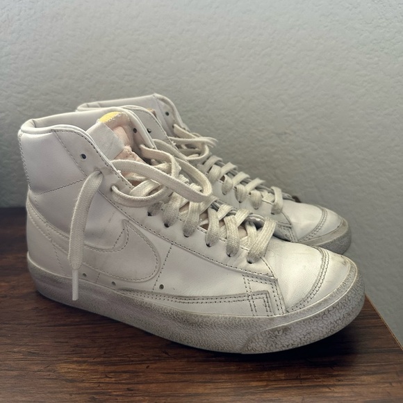 Nike "Blazer Mid '77" W - White / White 6.5 - Picture 2 of 8
